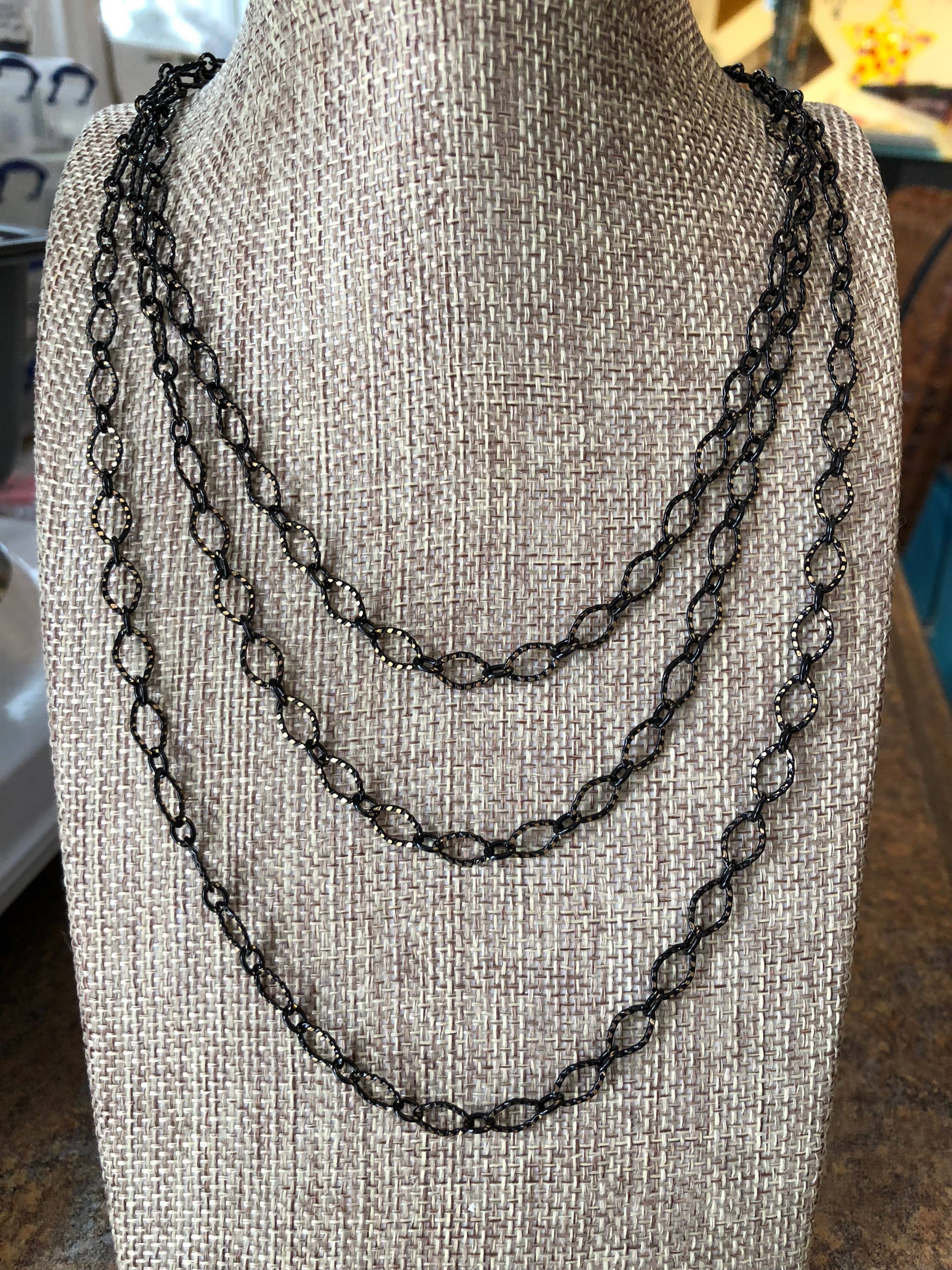 BMR - Vendita all'ingrosso Collane a catena e maglie - Triplo filo con catena unica nera e oro.0