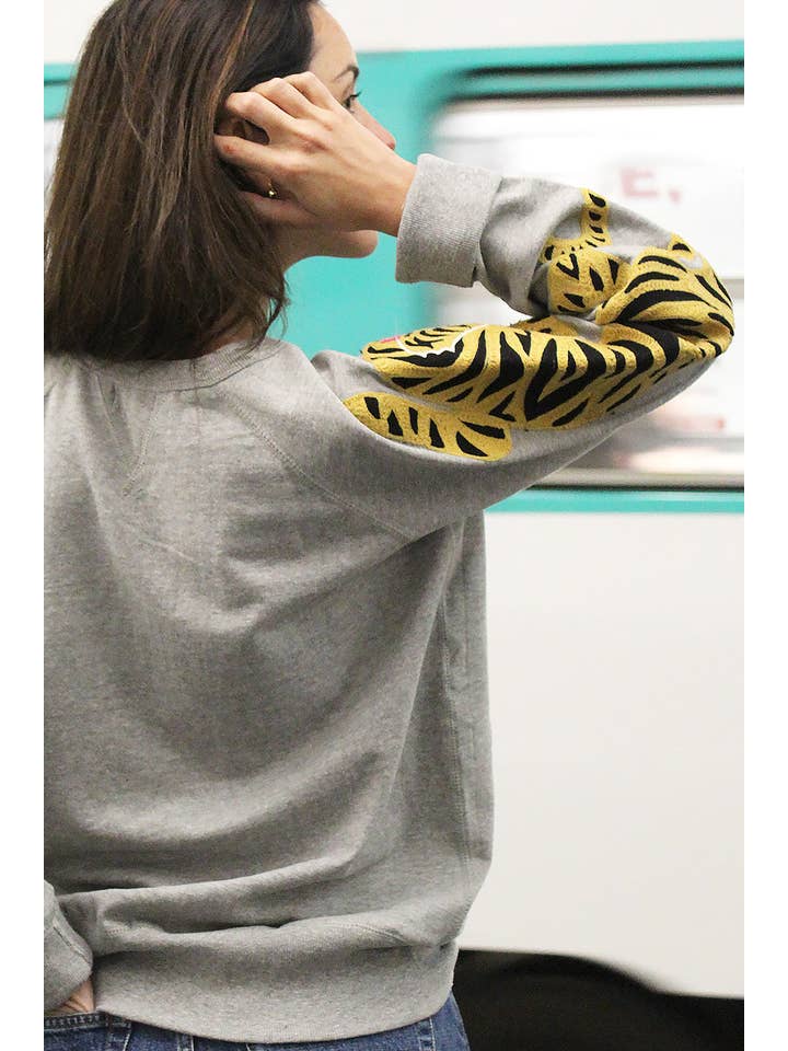 Curiosity Lab - Wholesale Sweatshirt - Women's - Embroidered tiger sweatshirt2