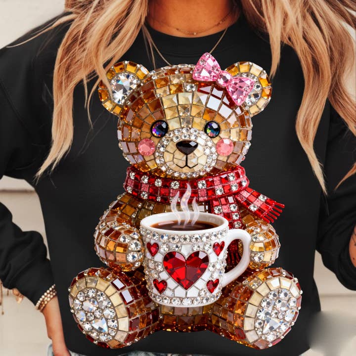 T-shirt d'ours en peluche de la Saint-Valentin, café étincelant en faux strass pour la vente par DLT Ecommerce