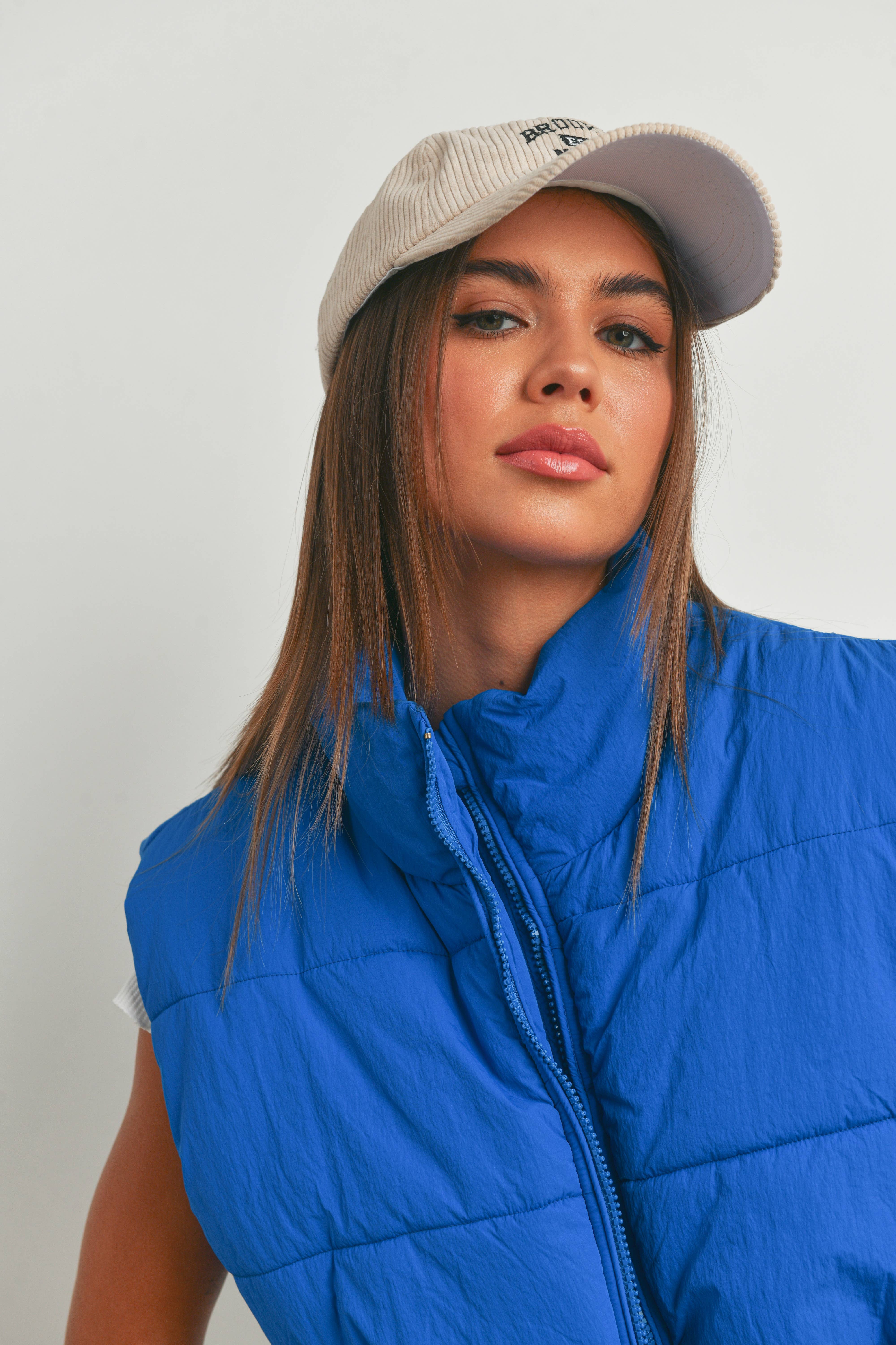 BUTTERMELON – Großhandel Oberbekleidungsweste – Damen – BUTTERMELON Steppweste zum Reißverschluss, cropped, für den Herbst24