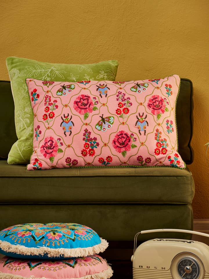 Capa de Almofada Bordada Jardim de Rosas por atacado de Namaste