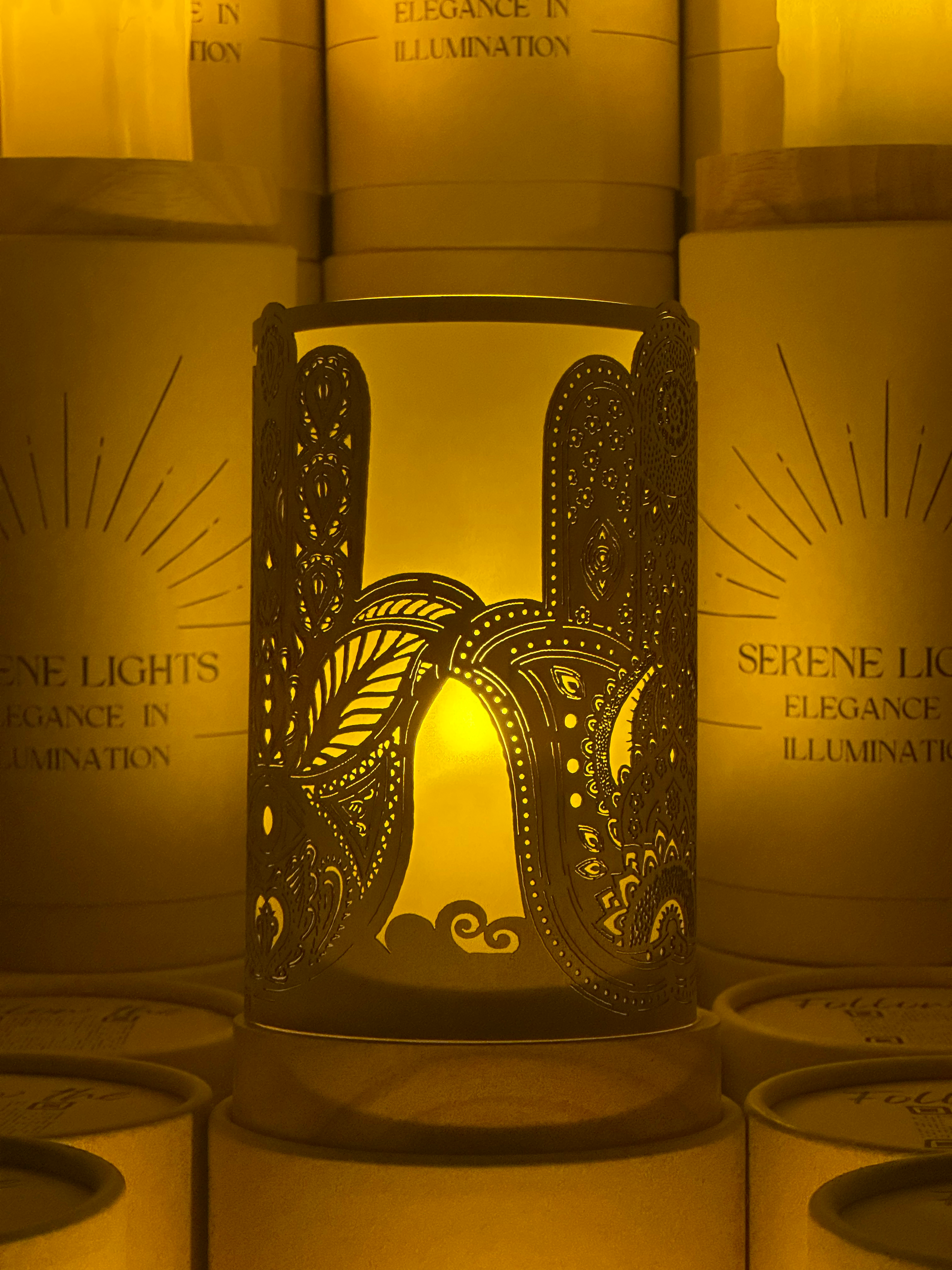 Serene Lights - Vente Décorations de table - Hamsa, Bougeoir Décoratif – Gravé au Laser, Placage de Bois Fait Main, Bougie LED Rechargeable2