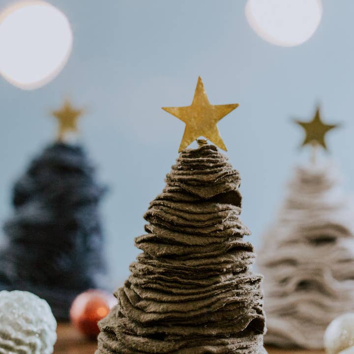 Grain of Rice Project - Wholesale Christmas Decoration - Stacked Sweater Christmas Tree2