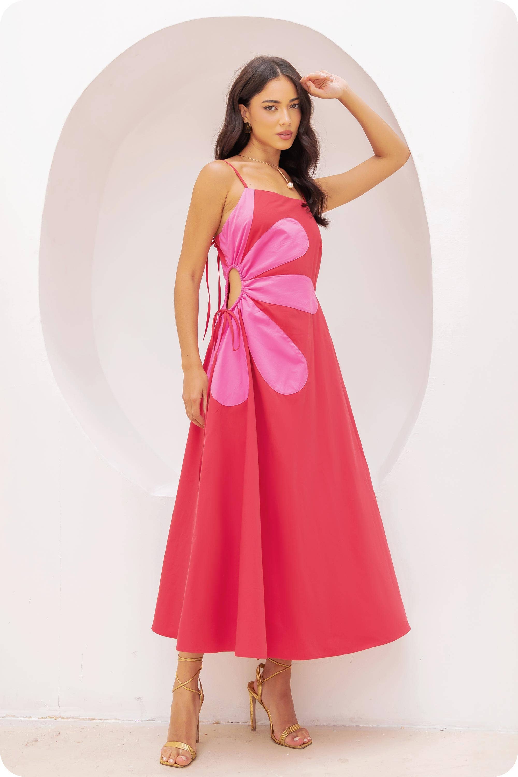 Strut & Bolt - Wholesale Dress - Women's - Sleeveless Side Cut-Out Flower Detail Midi Dress5