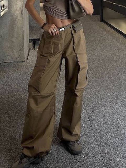 alberalkirk – Engroshandel Bukser - Dame – Kvinders bomulds cargo bukser med brede ben og lav talje N25Z325