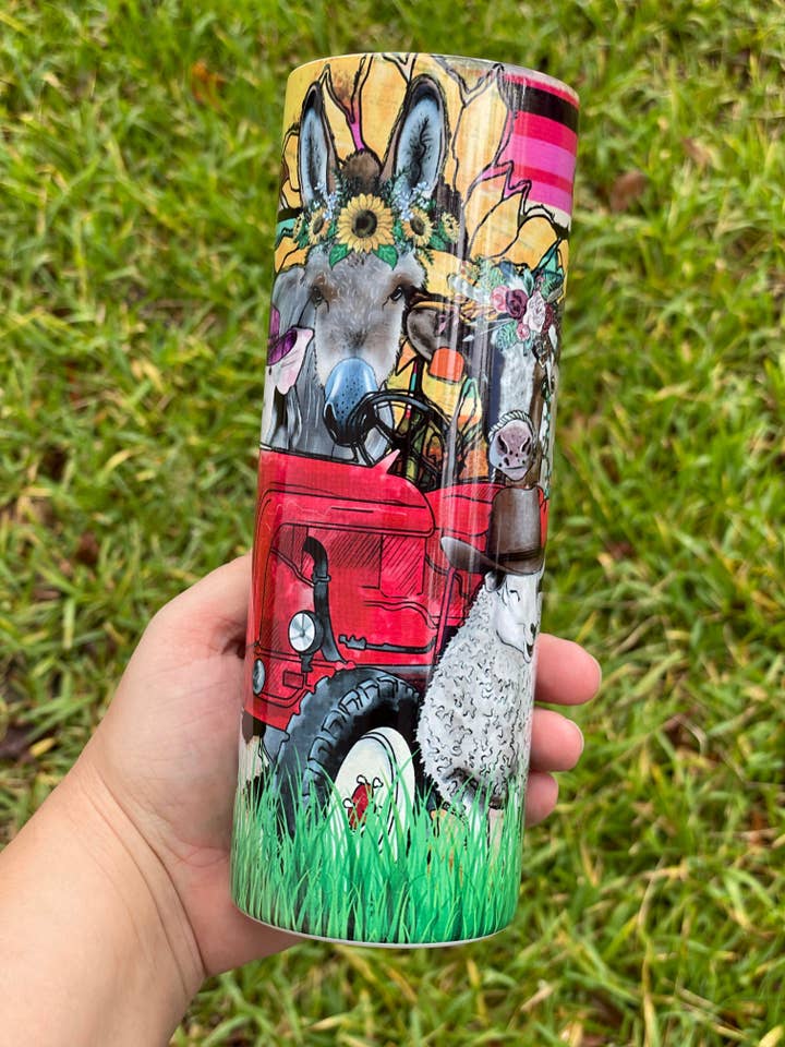 Gobelet Tractor Farm Animals pour la vente par Blushed & Boozy