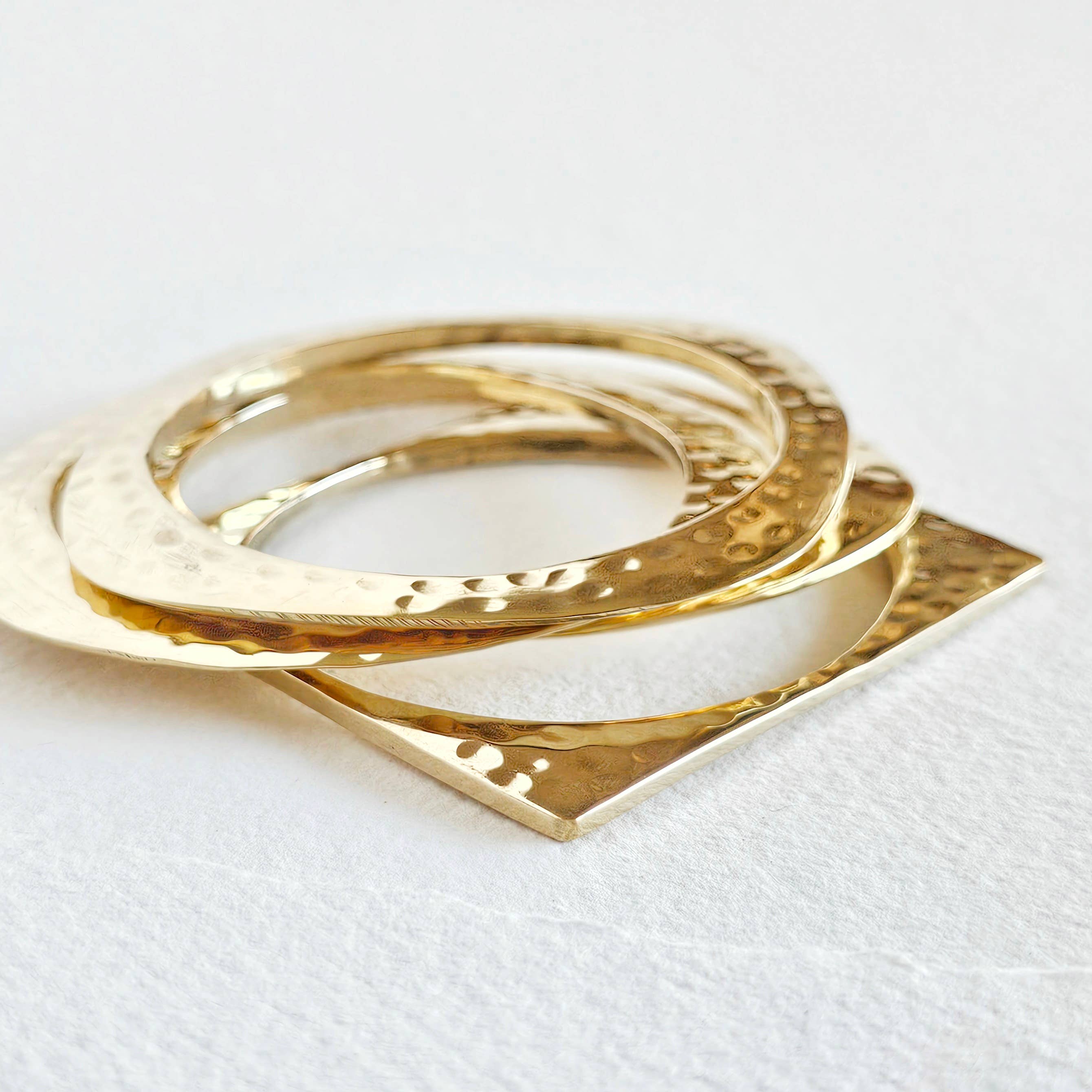 Bisjoux - Wholesale Jewelry Set - Brass geometric bold hammered bangle set x4  bracelet1
