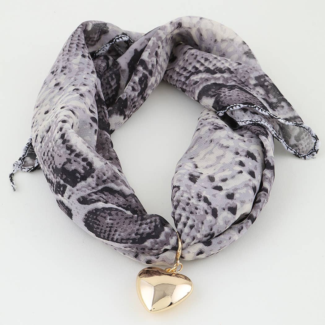 3AM BY H&D ACCESSORIES – Großhandel Kette mit Anhänger/Charm – Herzanhänger Stoffwickel-Halskette4