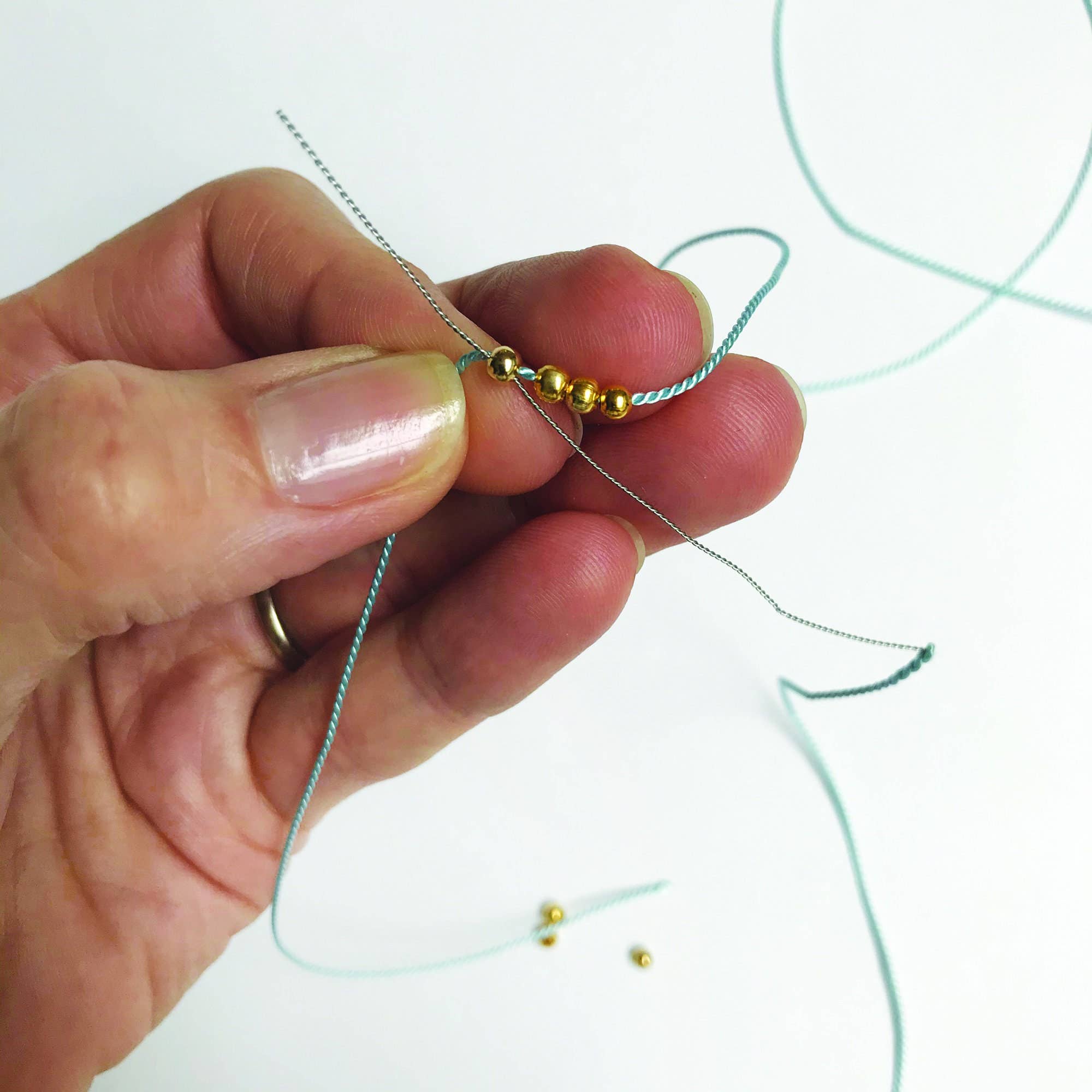 Bergin & Bath - Vendita all'ingrosso Gioielli fai da te - Bambini - Kit per braccialetti boho con perline - Oro. Kit per creazione di gioielli9