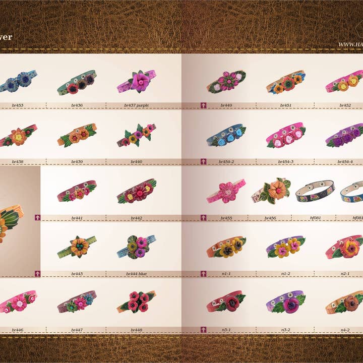 Sunflower Handmade leather inc - Vendita all'ingrosso Bracciale a polsino - 144 Braccialetti con Piccoli Fiori assortiti con un espositore in legno2