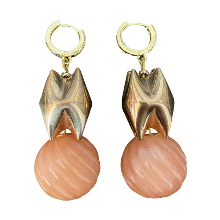 Boucles d'oreilles corail mi-siècle pour la vente par Honey Rose & K Jewelry