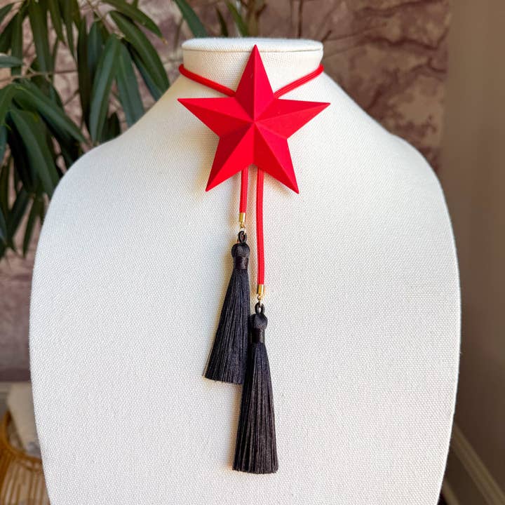 Lone Star Crimson avec Rouge & Noir pour la vente par Rahya Jewelry Design