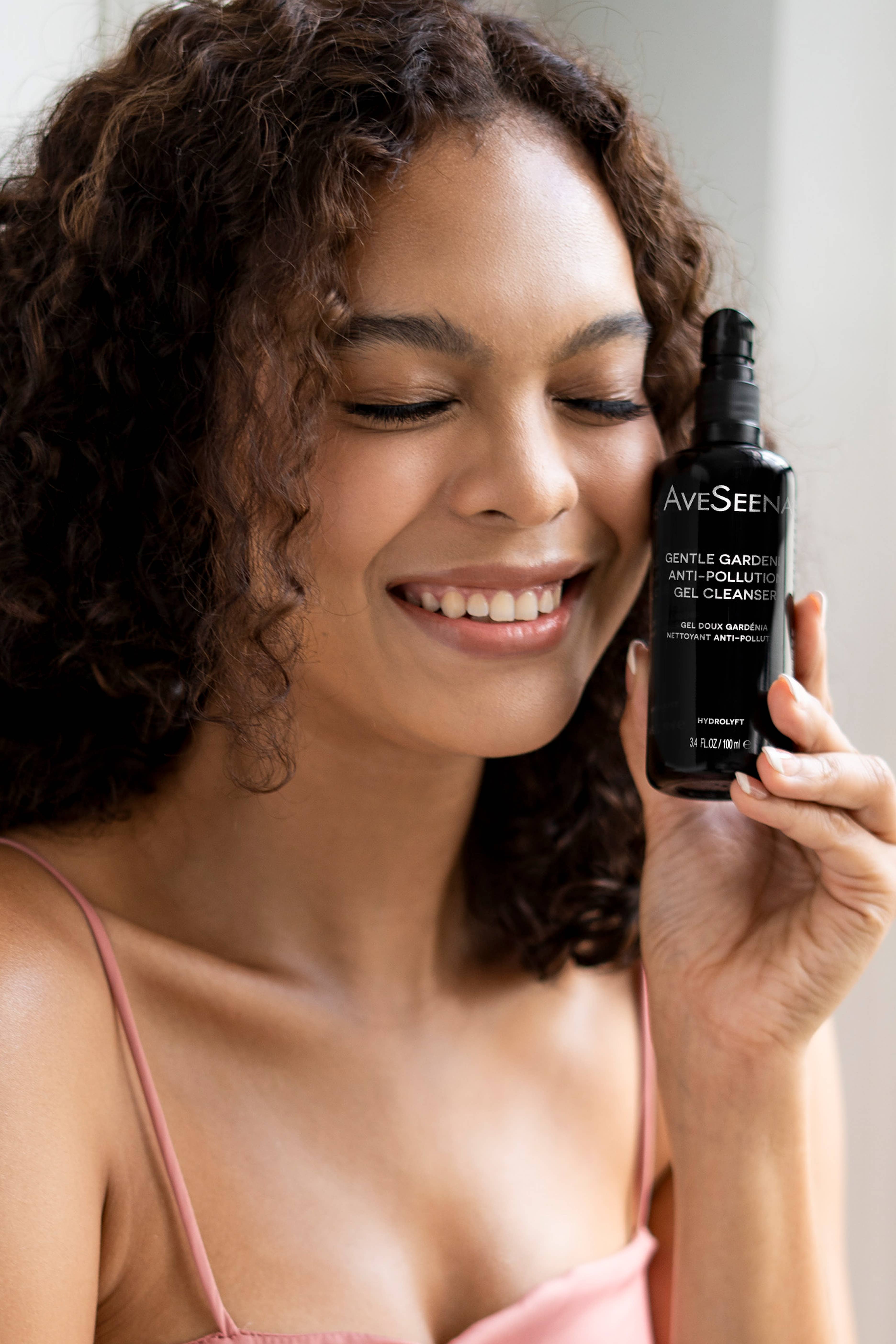 AveSeena – Großhandel Gesichtsreinigung – SANFTER GARDENIA ANTI-VERSCHMUTZUNGSGEL REINIGER5