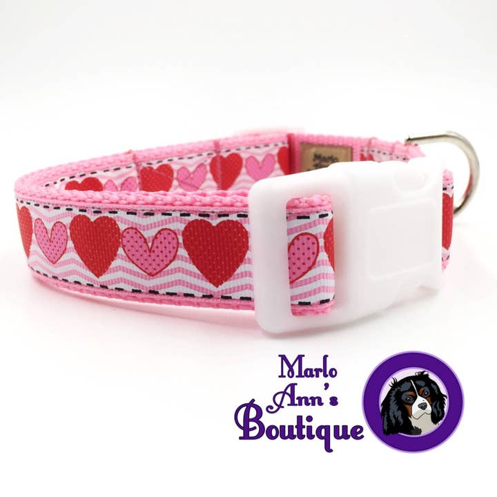 Collier pour chien Chevron Valentine pour la vente par Marlo Ann's Boutique