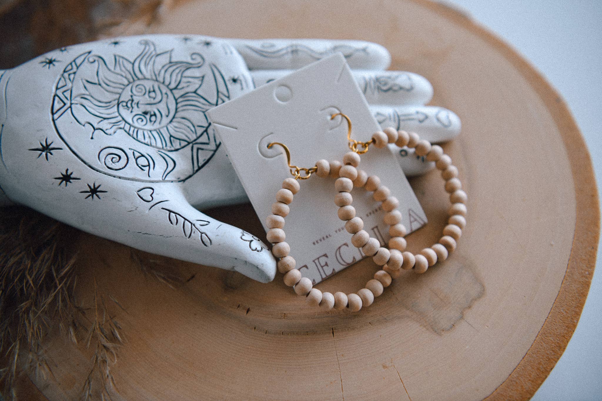 Cecelia Designs Jewelry – Großhandel Hoops – Leichte Holzperlen-Creolen1