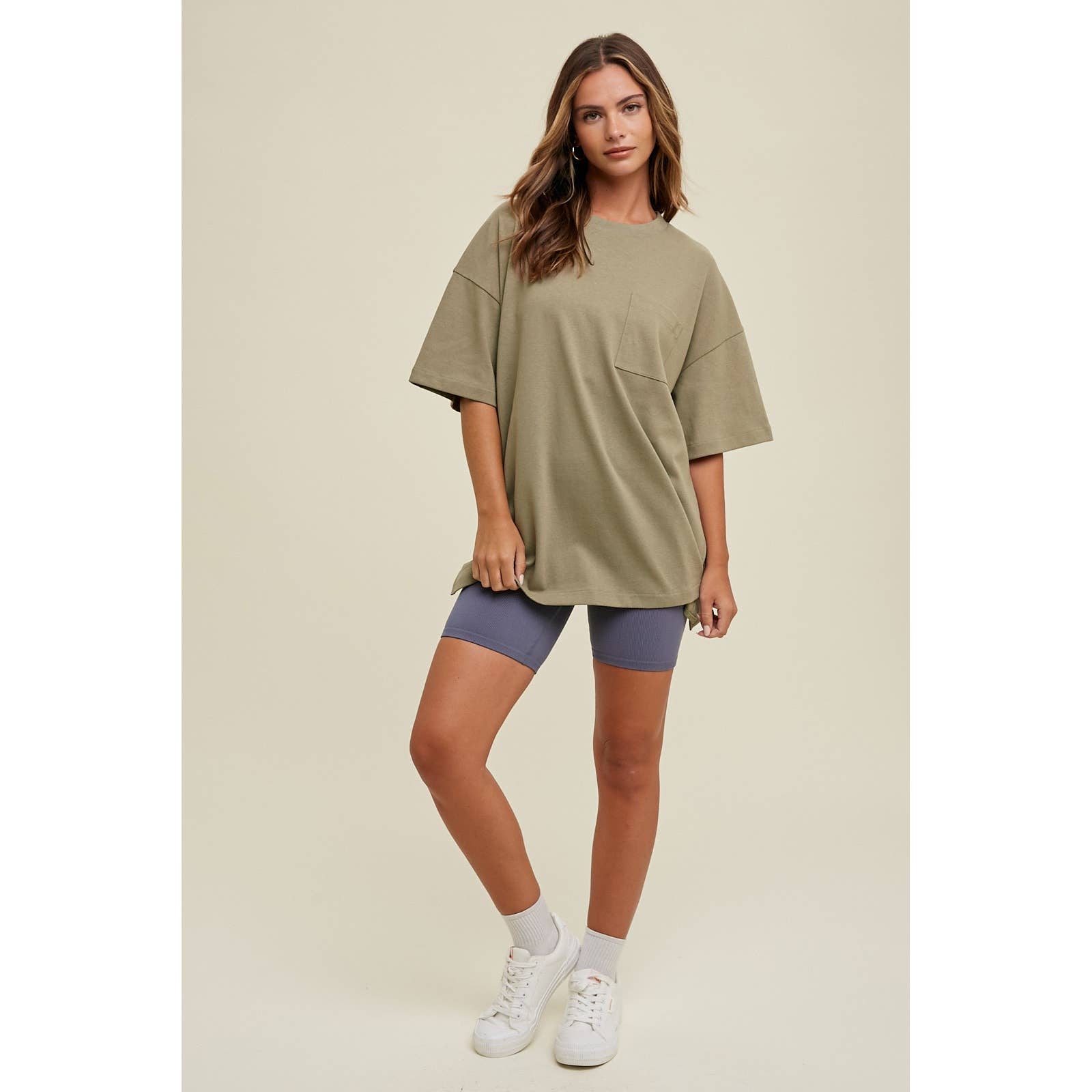 Apolline – Engroshandel T-shirt – til kvinder – OVERSIZE KÆRESTE BOMULDS-T-SHIRT MED LOMME10