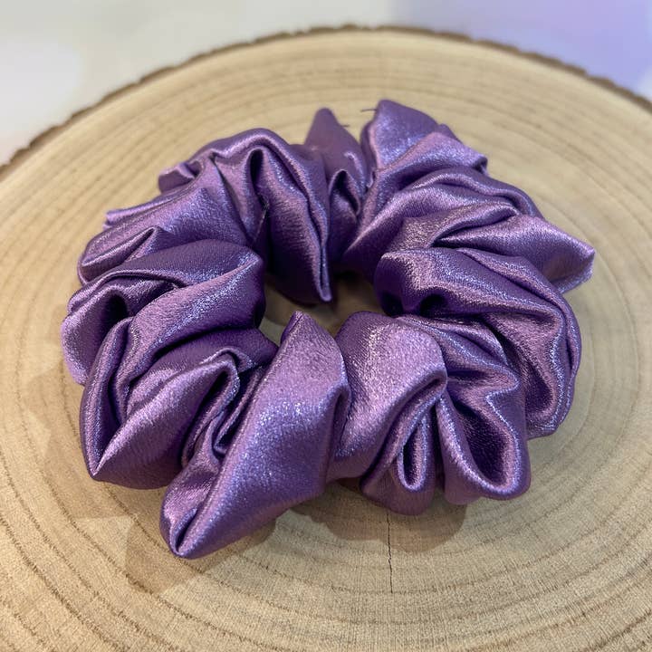 Scrunchie met druivensatijn voor wholesale door Abi Through The Ears