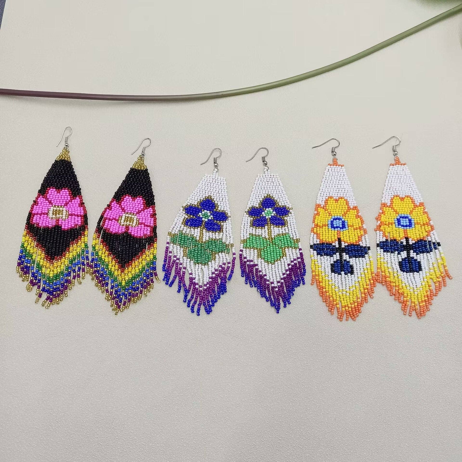 Mio Queena - Wholesale Tassel Earrings - Flower Pattern Seed Beads Fringe Earrings - SB5