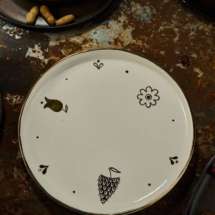 Creating Comfort Lab – wholesale Dinner plate – Handmade Porcelain Dinner Plates with Gold Rim. Off-White