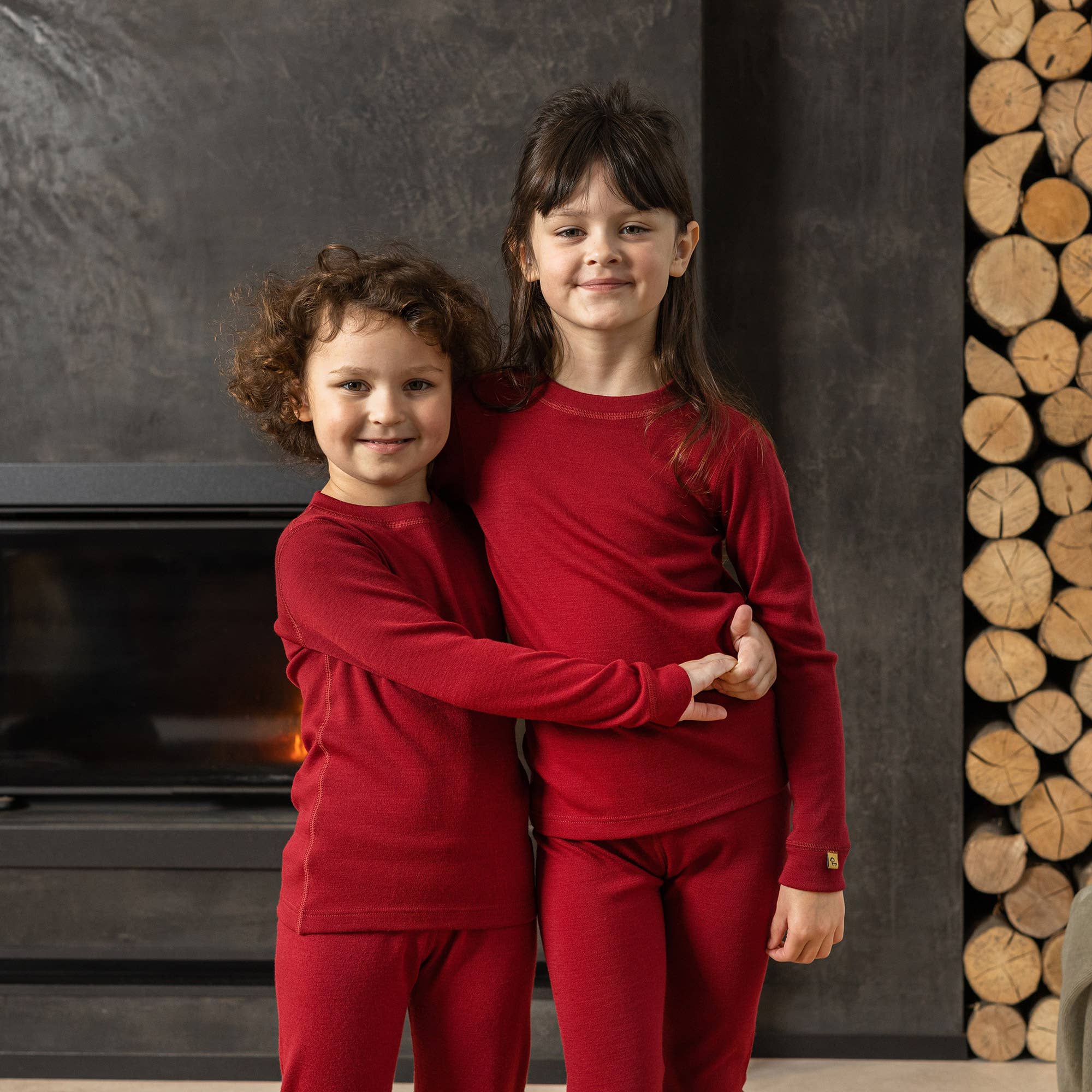 menique - Wholesale Shirt - Kids - Midweight Kids' Merino Wool Long Sleeve Top Cherry Red6
