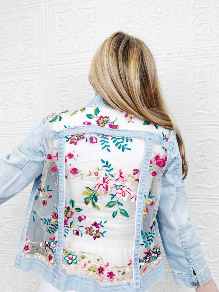 Veste en Jean Dentelle Flora pour la vente par River Rose