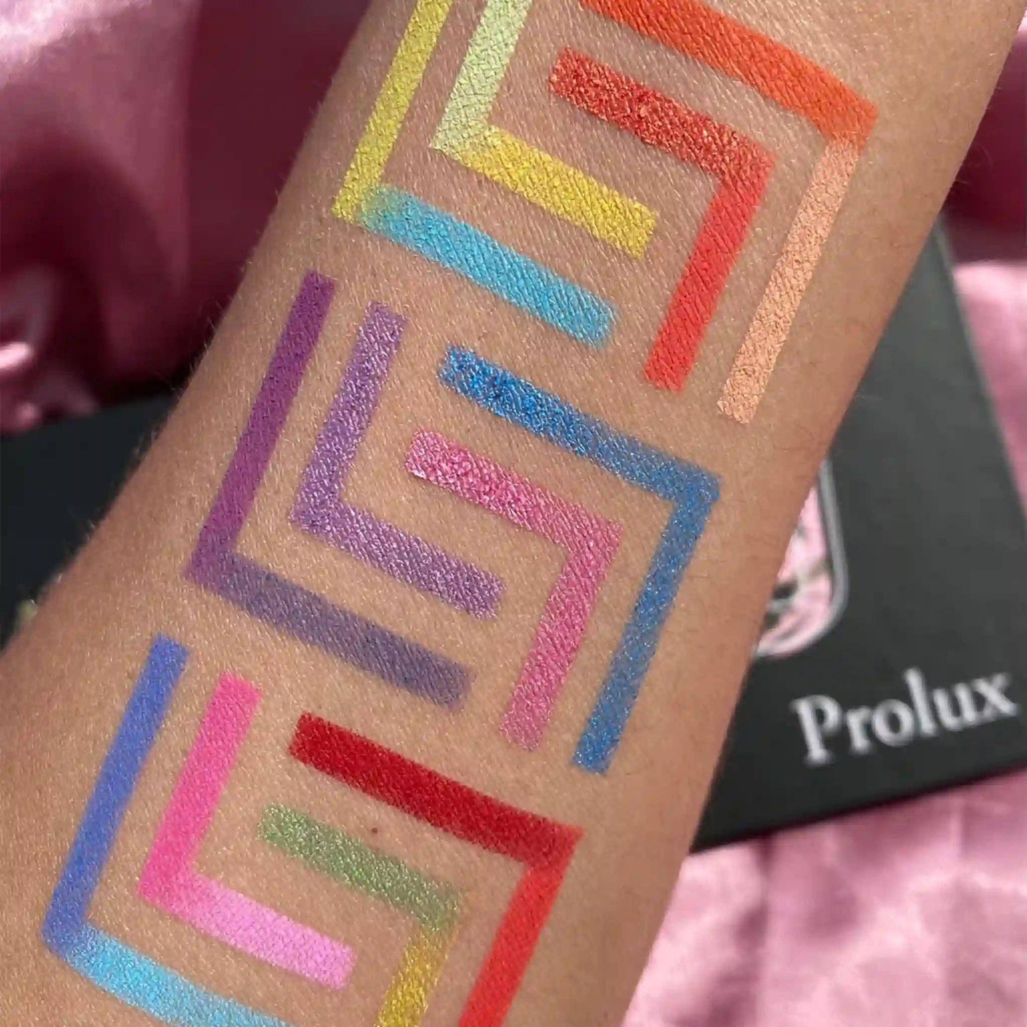 Efon International Corp. - Wholesale Eyeshadow Palette - Beyond - 21 Vibrant Shades Long-Wearing Eyeshadow Palette4