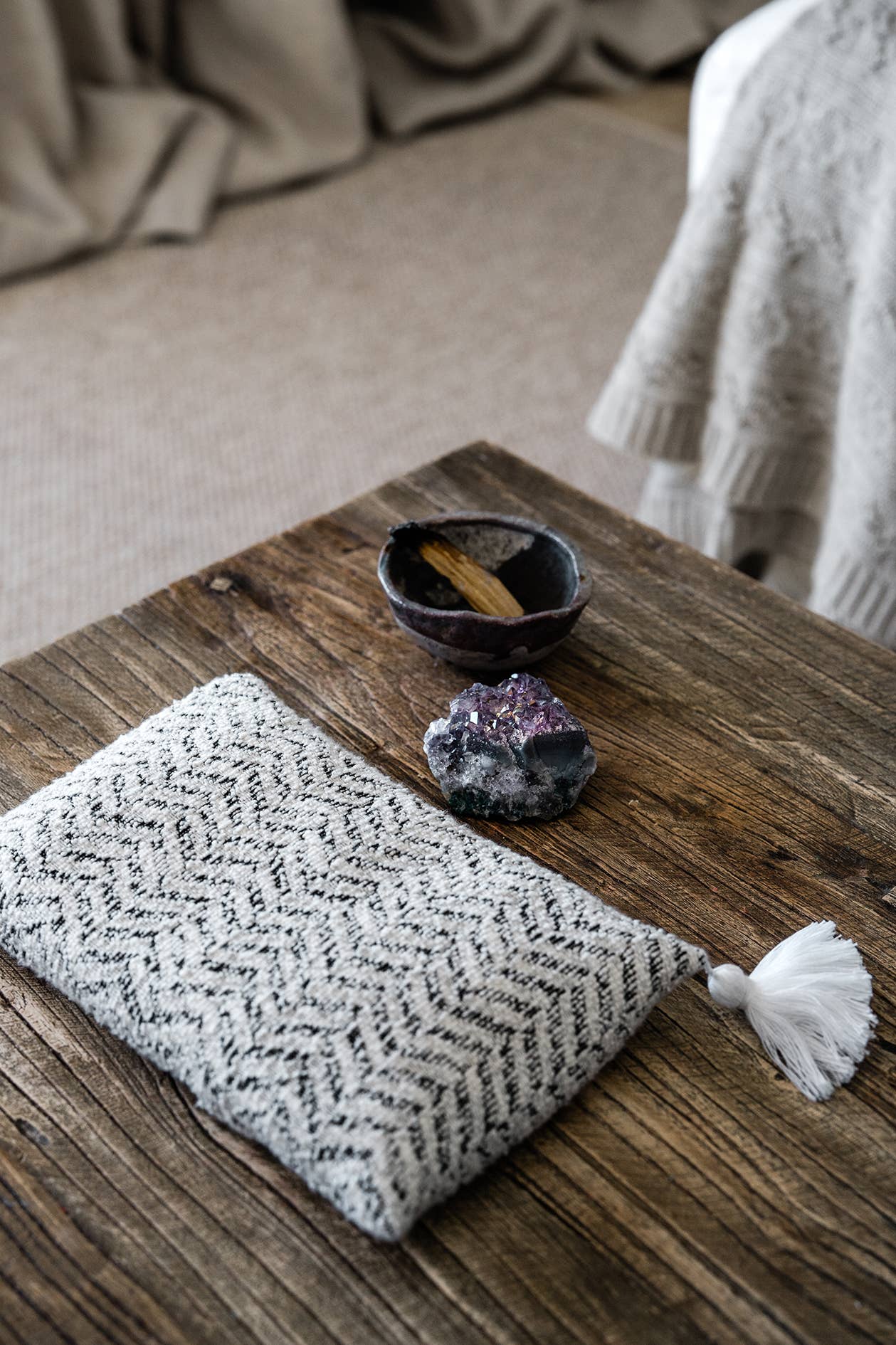 UNIQUE LOVE Design - Wholesale Spa/Therapy Pillow - Cherry stone cushion - black & white midi1