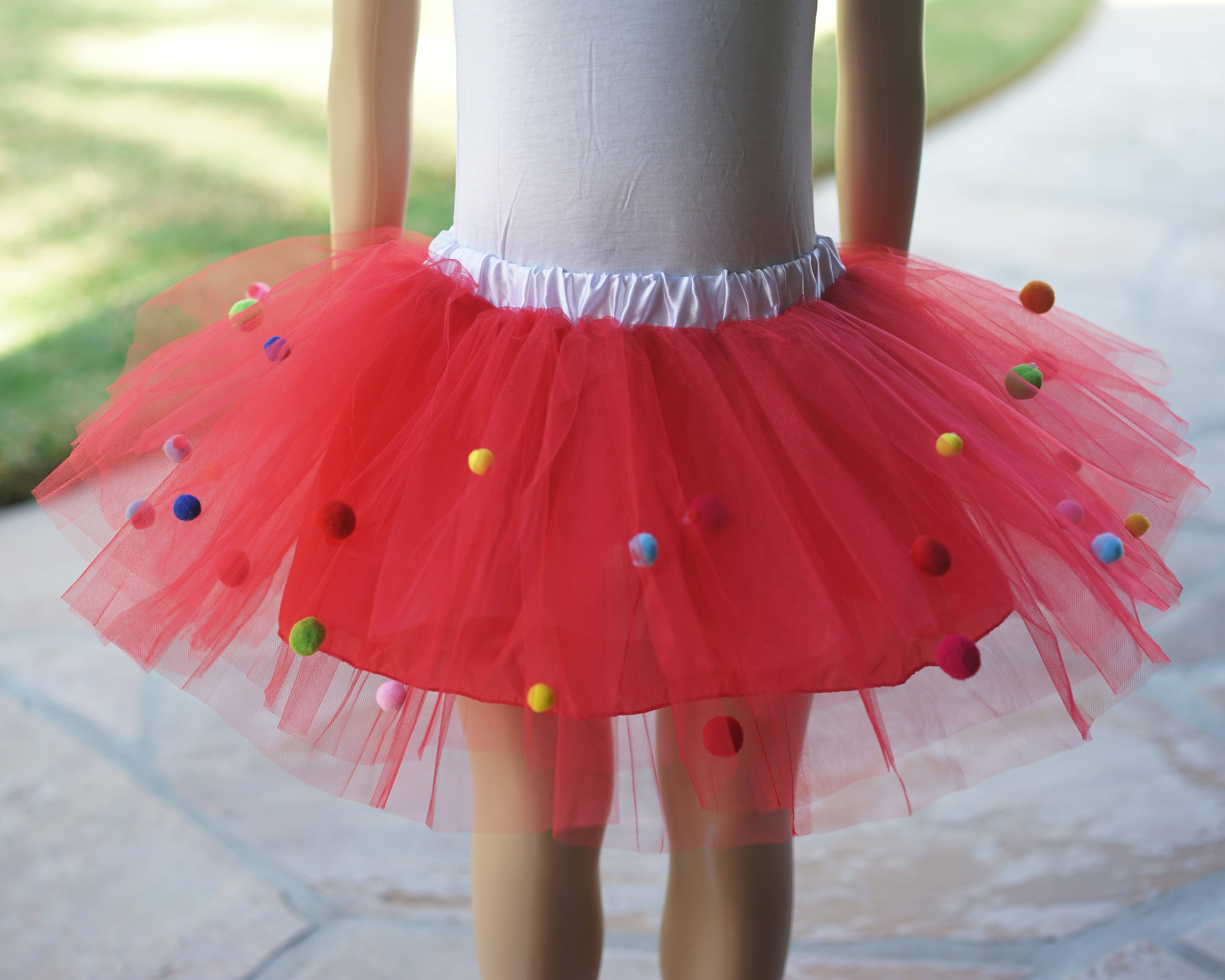 Wenchoice - Venta al por mayor Falda tutú - Niños - Falda de tul roja con pompones arcoíris1