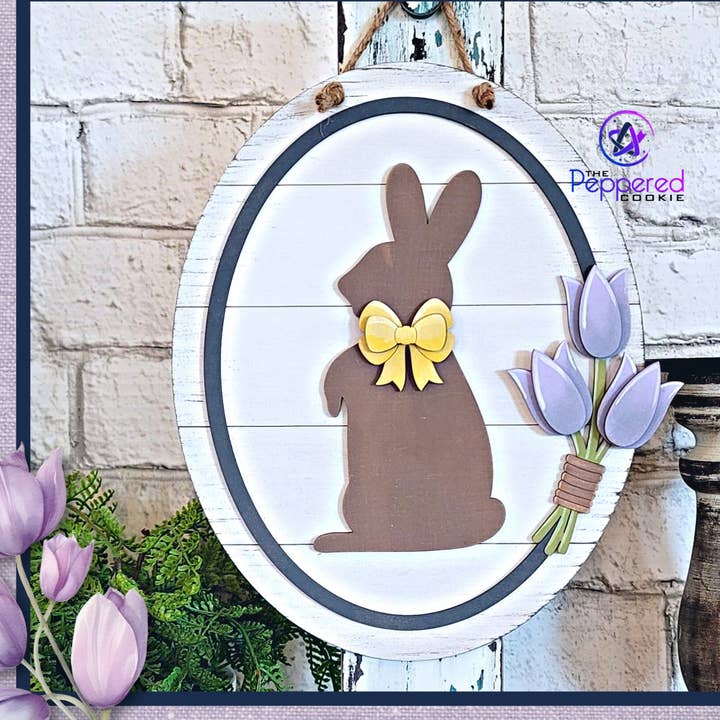 Décoration d'intérieur - Panneau en forme de lapin et de tulipe INACHEVÉ pour la vente par The Peppered Cookie