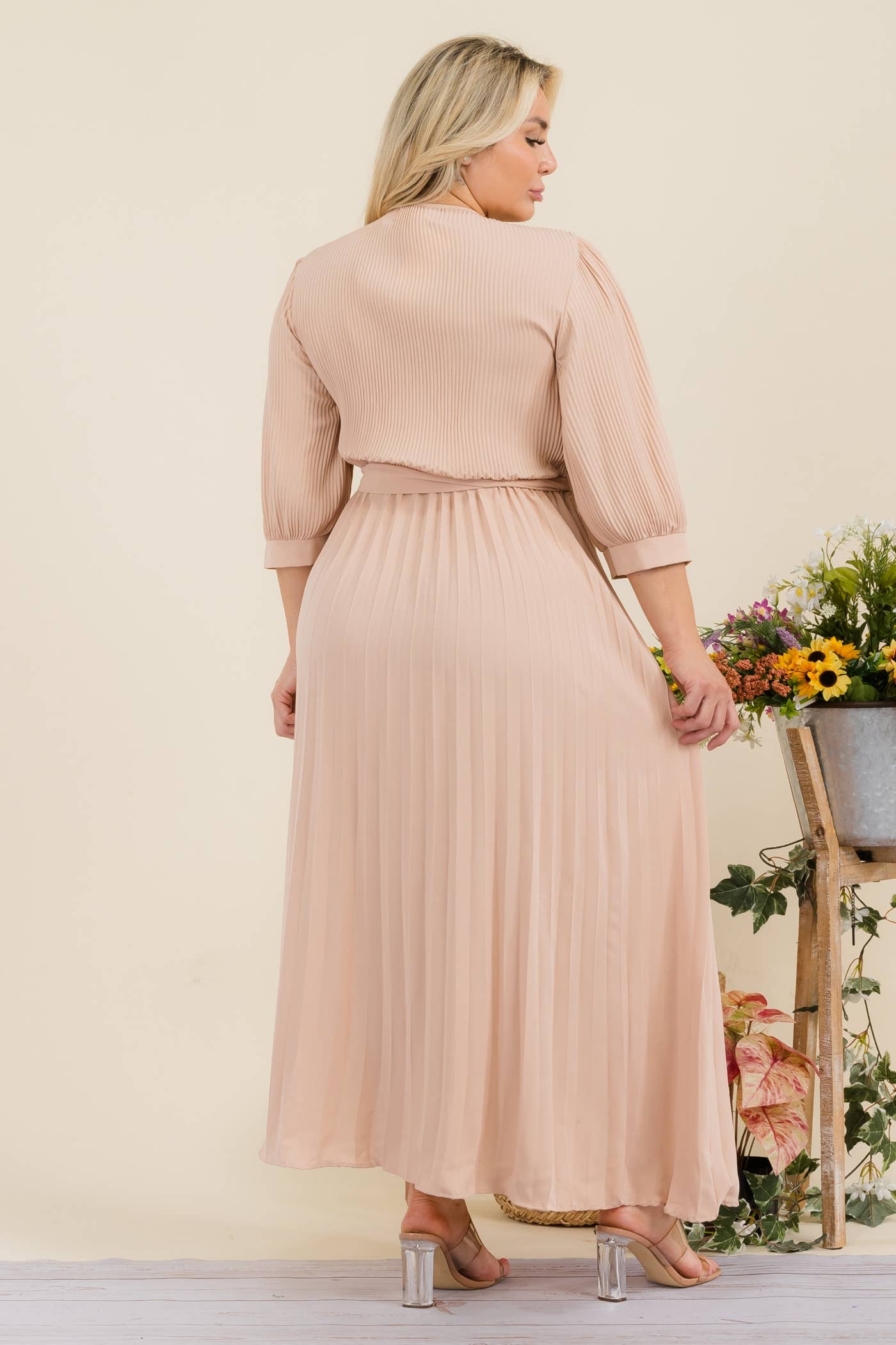 Fashion Space - Vendita all'ingrosso Vestito - Donna - Abito lungo plissettato tinta unita per donna taglie comode4