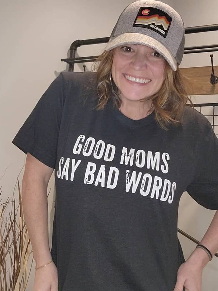 Goda mammor säger dåliga ord Grafisk Tee för wholesale av BTB Apparel