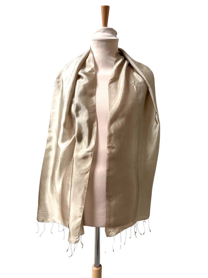 The Silky Sand Krama in its palm leaf case - Woman for wholesale by Krama Heritage