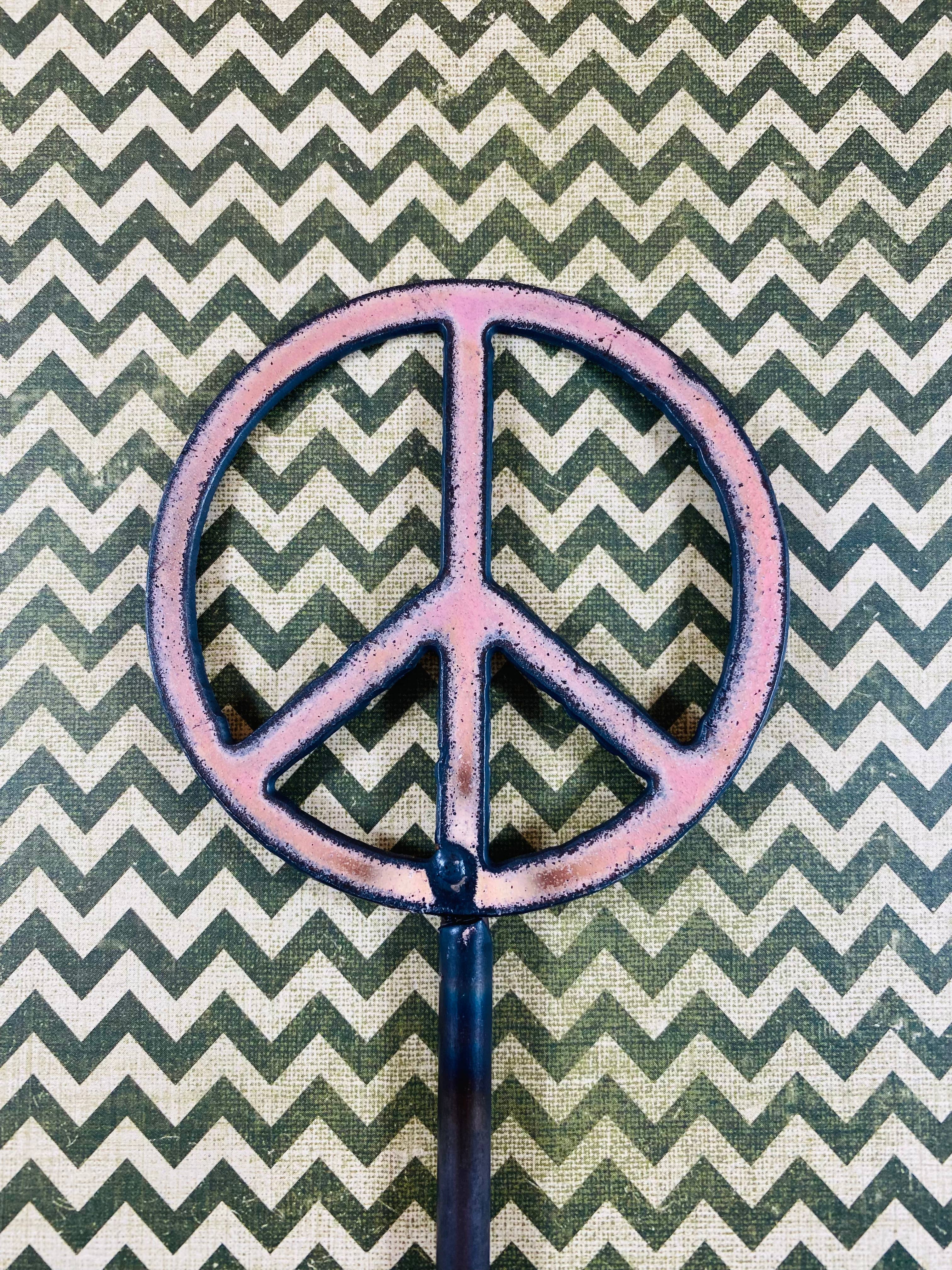 Iron Jewel - Wholesale Garden/Lawn Stake - Peace sign plant stakes hippie girly gifts garden stakes USA3