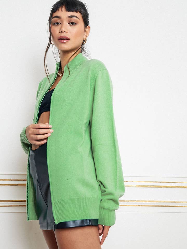 HELIUT for wholesale by Vue Sur Mer