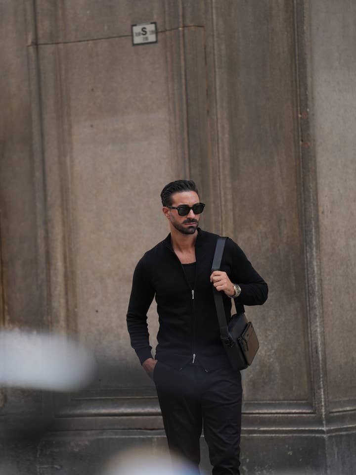 DONATO - Wholesale Cardigan - Men's - Black Zip Cardigan5