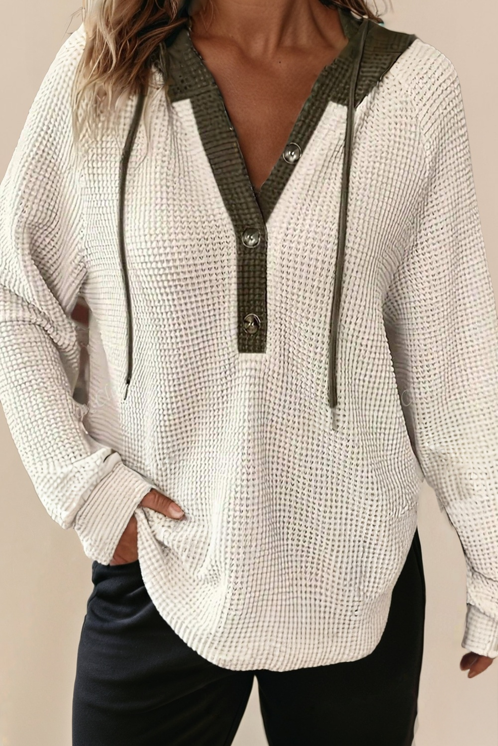 LA Society - Vente Sweat à capuche – femme - Haut à capuche à demi-boutonné en maille gaufrée contrastée2