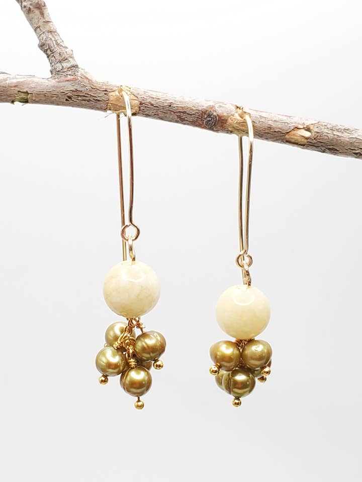 Örhängen, Goldy, Fresh Water Pearl & Agate Drops för wholesale av Jezabel Adornment