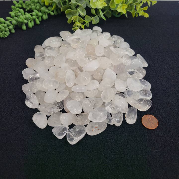 Meraki Gemstones – Engroshandel Spirituelle sten og krystaller – Klar kvarts tumlet sten (0,5 kg/1,1 lbs) 20-25 mm1