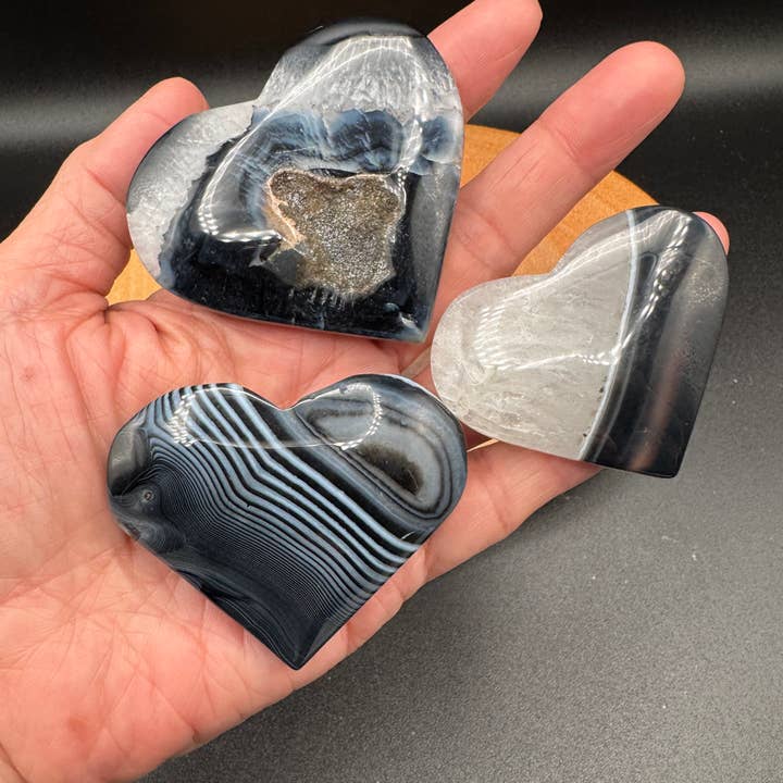 Paquete de 3 corazones de ágata negra H245 para venta al por mayor de The 7 Directions