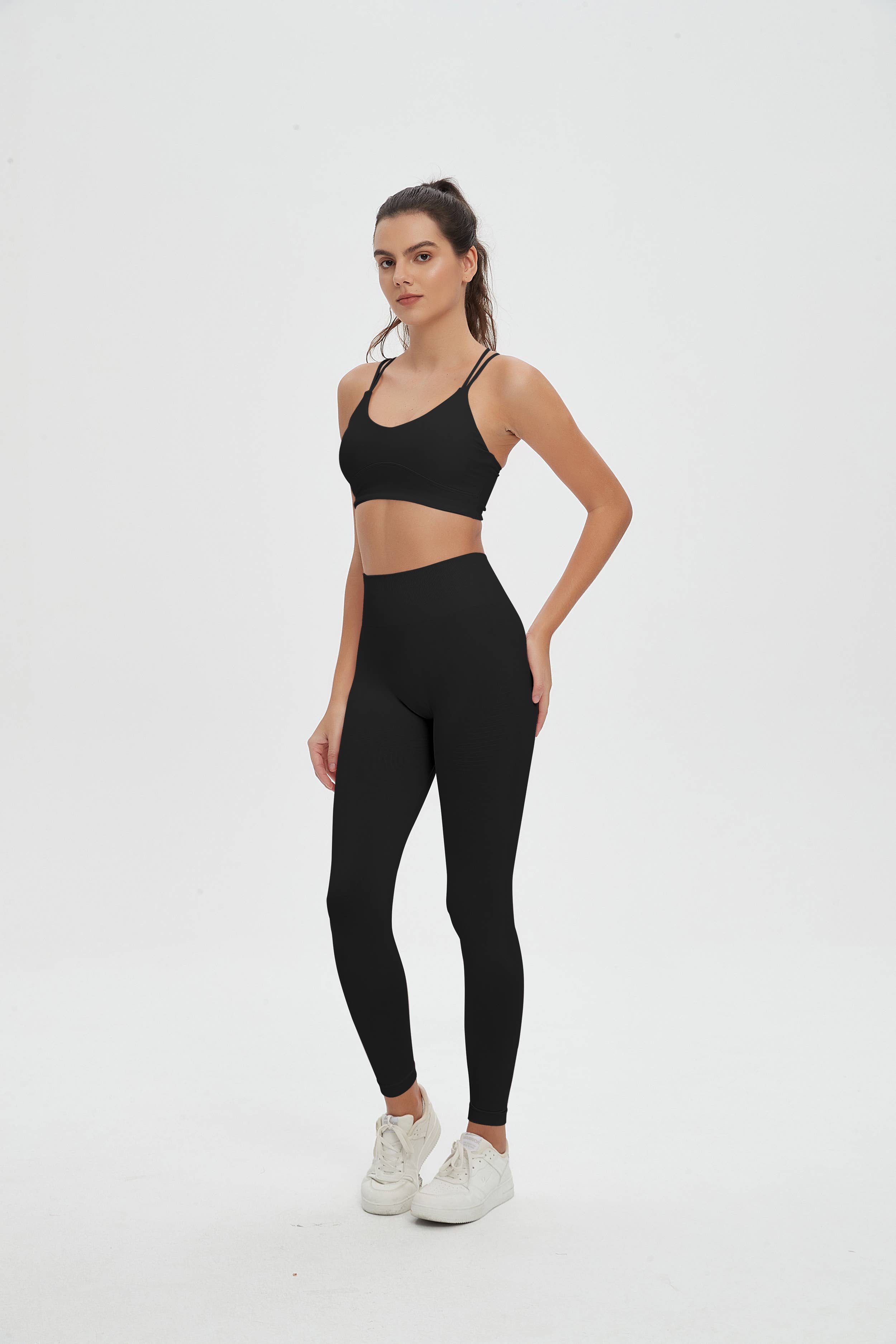 Mantra Active – Großhandel Sport-/Lounge-Leggings – Damen – Camilia Nahtlose Rippstrick-Leggings mit hohem Bund20