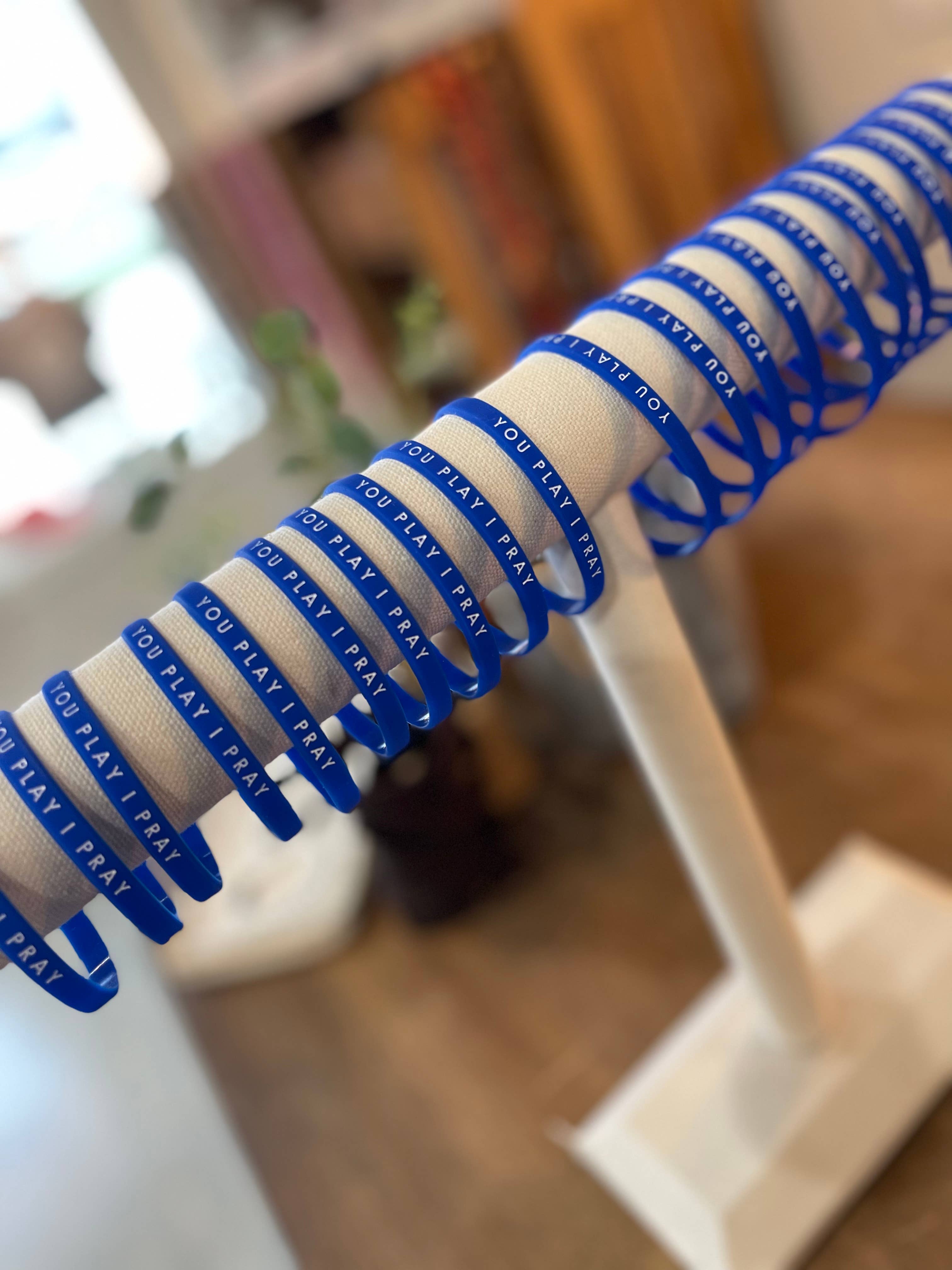 You Play I Pray - Vente Bracelet tissé/tressé -  Bracelets Team Spirit | Cadeau chrétien pour une journée de match | Sport Mom0