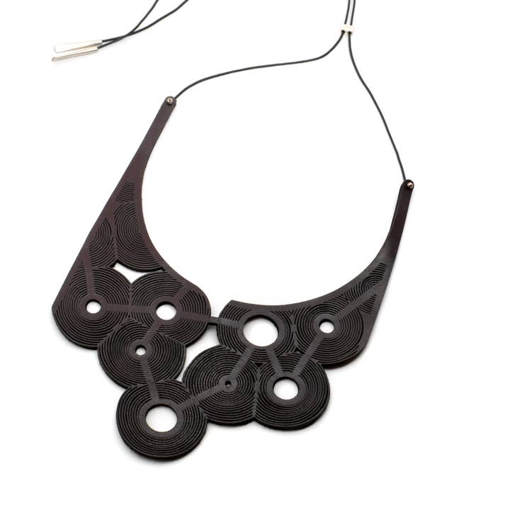 Collier Lever de Soleil sur les Peupliers deltoïdes pour la vente par Oropopo