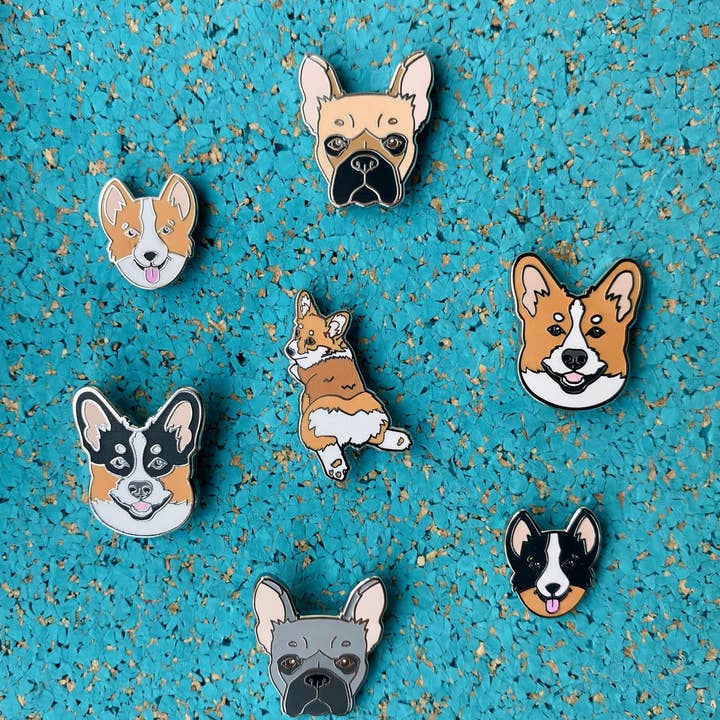 Anchor24 - Wholesale Lapel Pin/Button - Corgi Lola Pin6