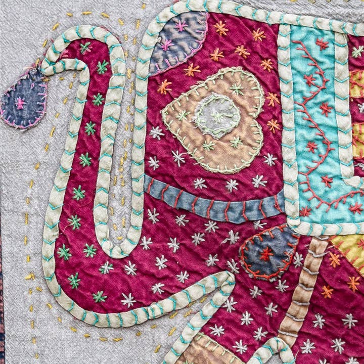 De-cor - Venta al por mayor Edredones acolchados - Cubrecama Kantha con Aplique de Elefante Alegre