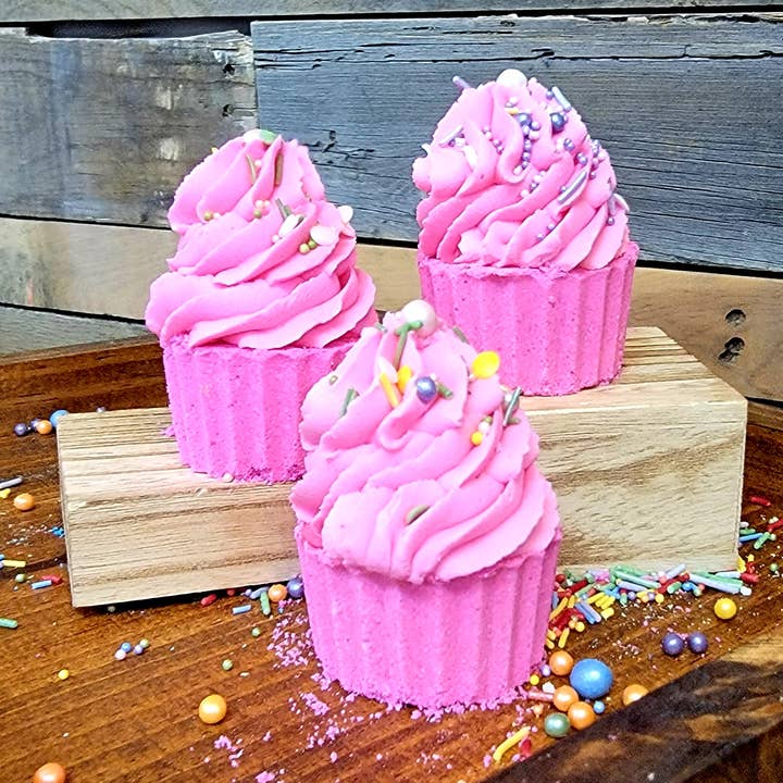 Penelope's Soaps & Such - Wholesale Bath Bomb/Fizz - Cupcake Bubble Bomb0