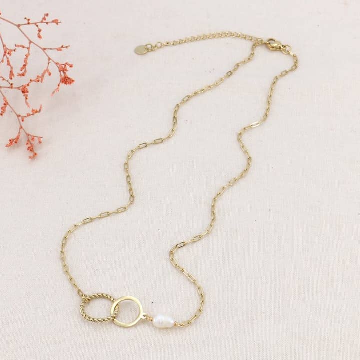 Stainless steel necklace with double pearl rings 0124112 for wholesale by Lilas de Seine