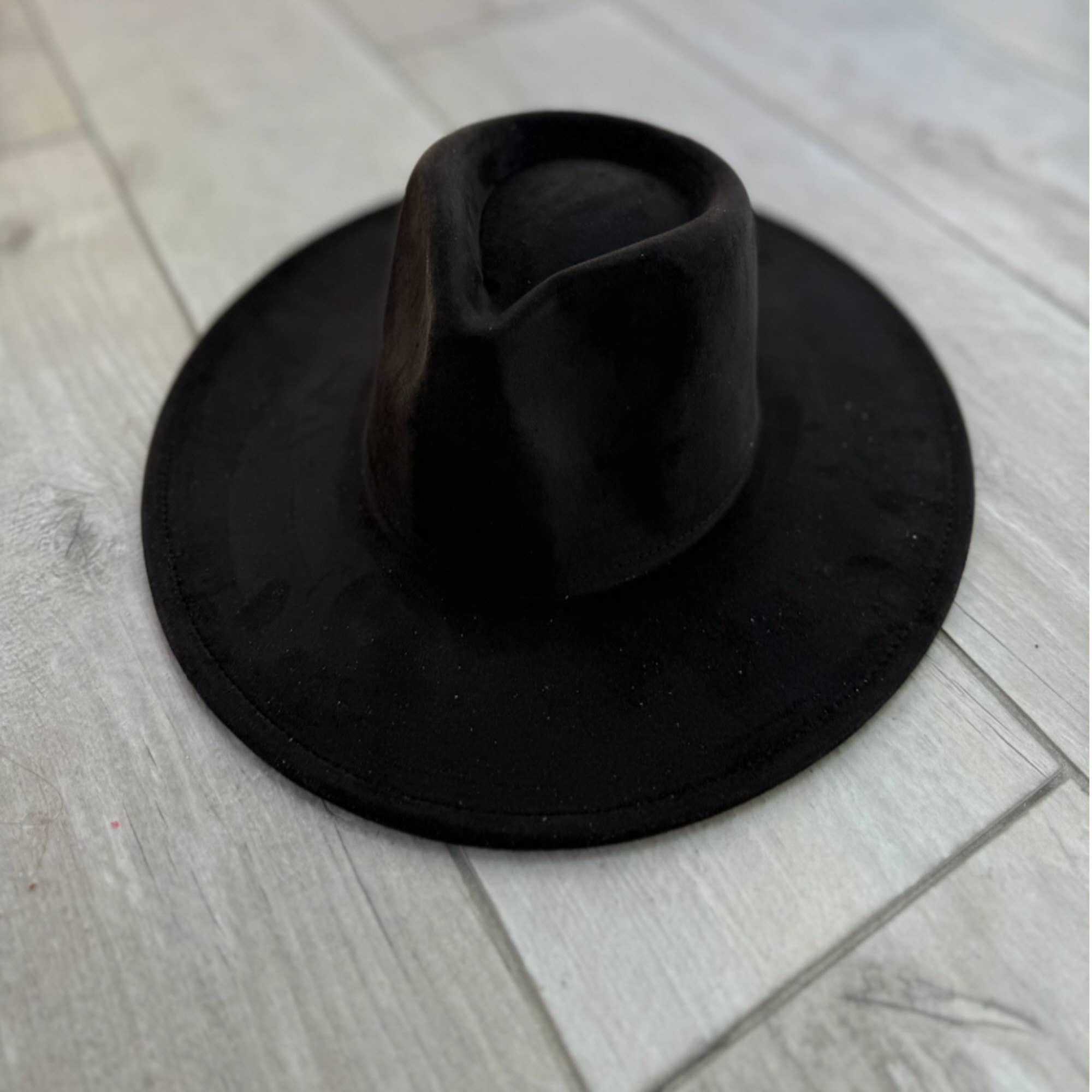 Queens INC - Wholesale Fedora - Women's - Vegan Suede Wide Brim Rancher Hat 0