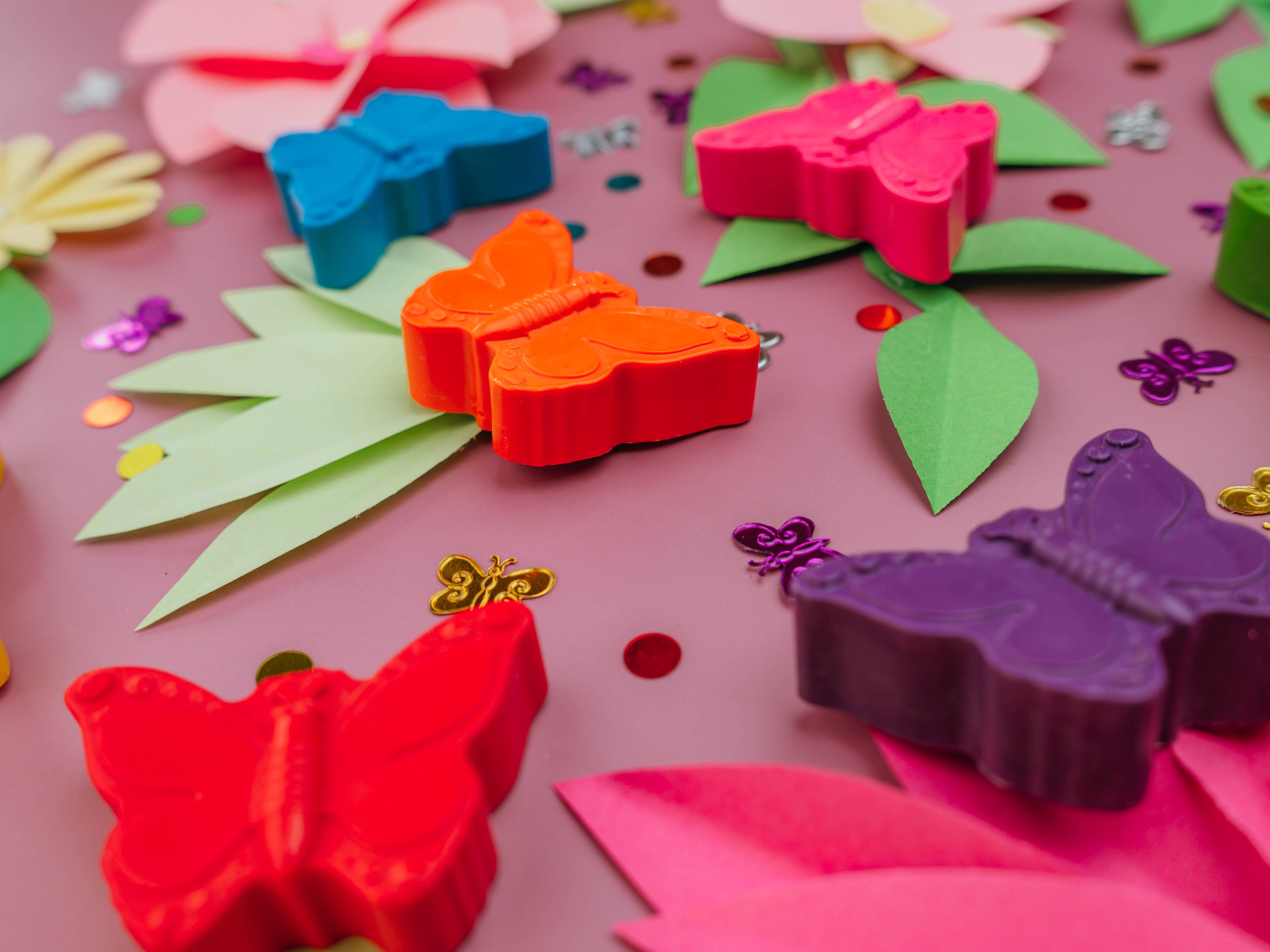 Wonder Hue Crayon Co. - Wholesale Crayons - Kids & Baby - Butterfly Shaped Crayons, Non-Toxic Easter / Spring Gift2