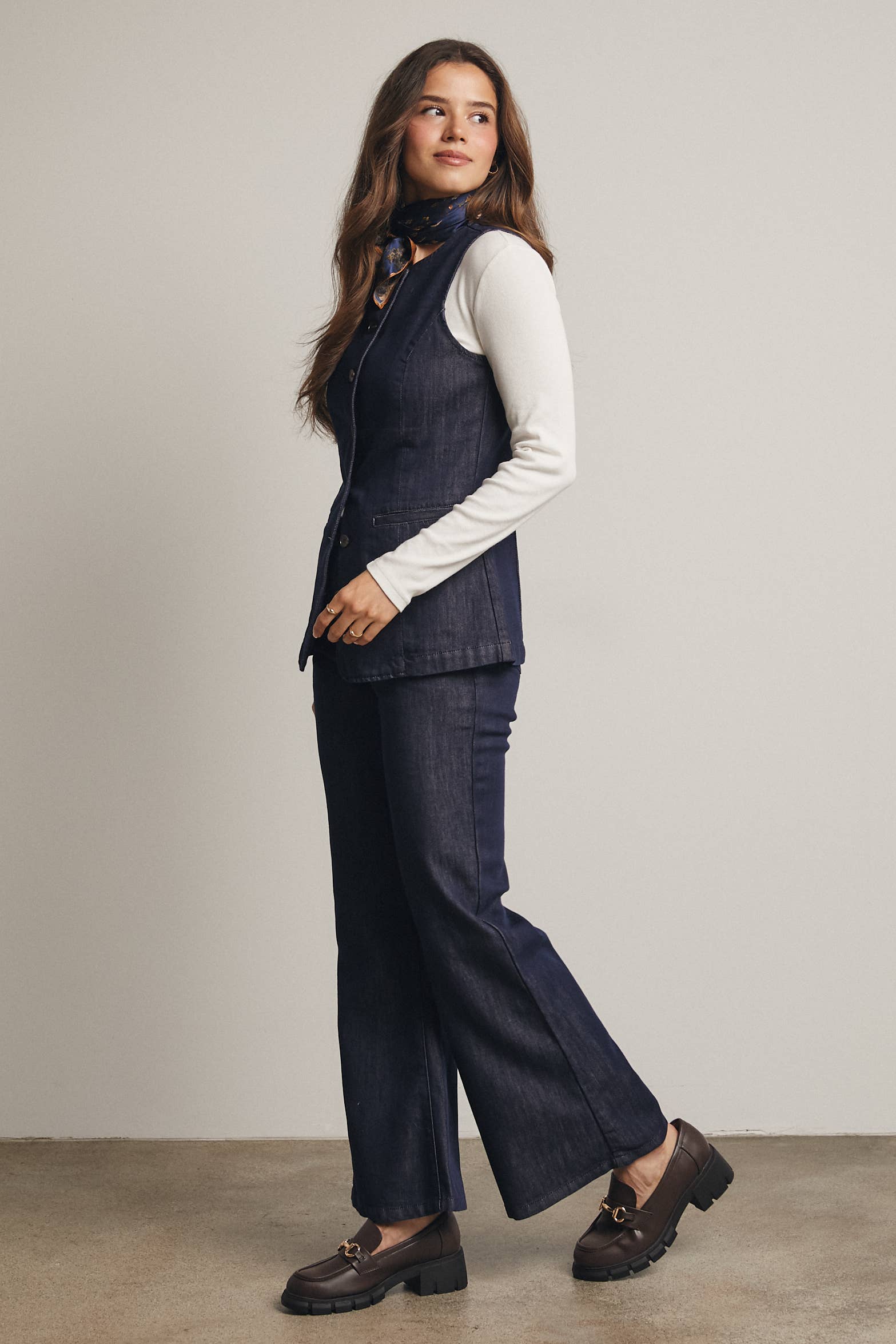 Indaco di mezzanotte Completo Gilet in Denim Su Misura e Pantaloni a Zampa FSET003 in vendita all'ingrosso su Faire5