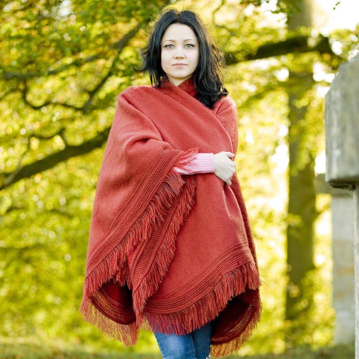 ECUALAMA - Wholesale Poncho - Dames - Handgeweven baby-alpacawollen poncho met franjes, omhulsel voor alle seizoenen, één maat1